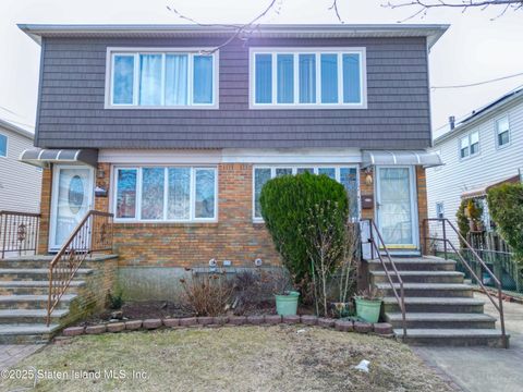 Photo of 50 Slater Boulevard, Staten Island, NY 10306 (MLS # 2501063)