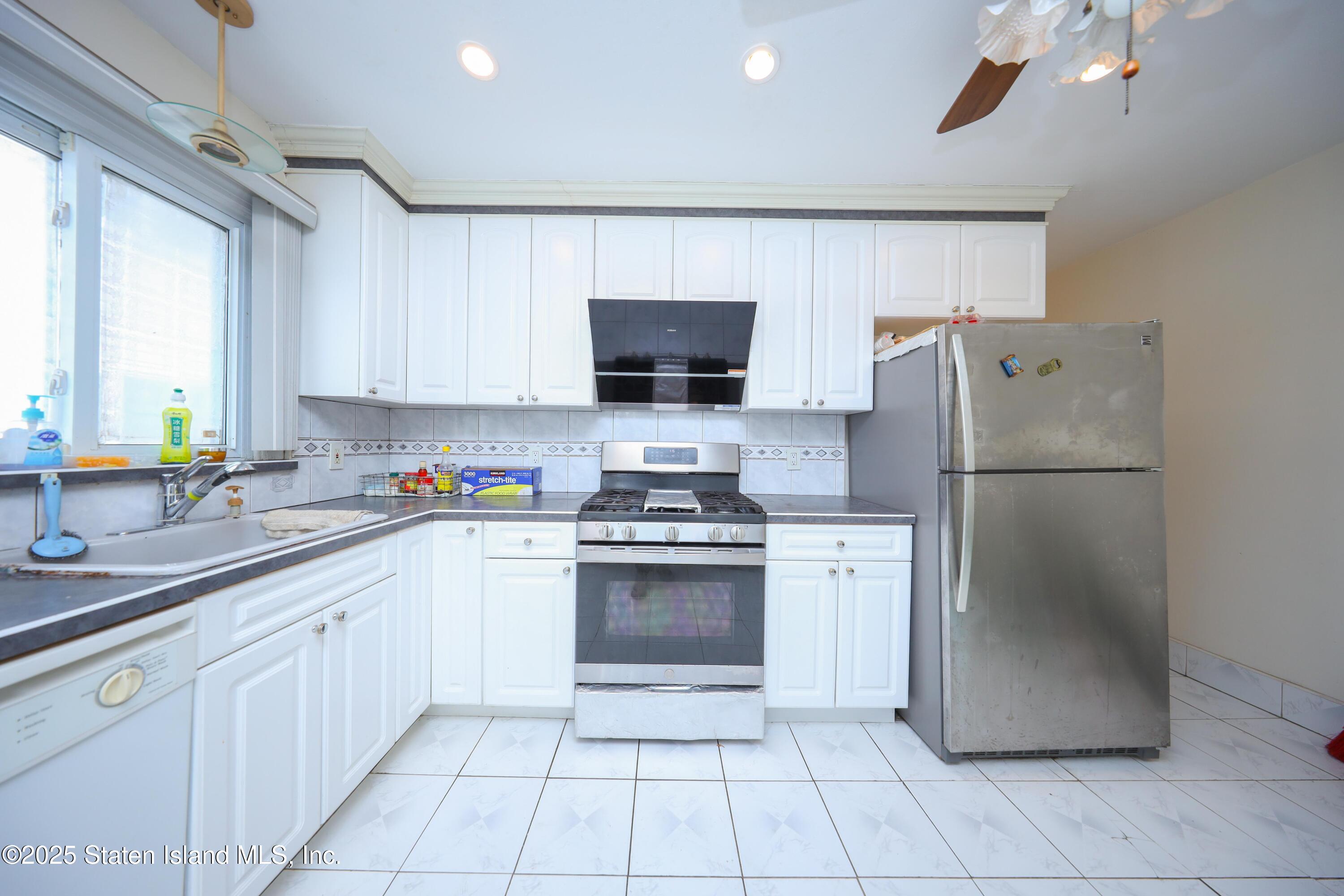 50 Slater Boulevard, Staten Island, New York image 9