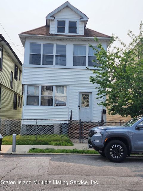 Photo of 98 Dubois Avenue, Staten Island, NY 10310 (MLS # 1162133)