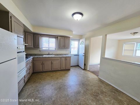 Photo of 479 Eltingville Boulevard #1, Staten Island, NY 10312 (MLS # 2504473)