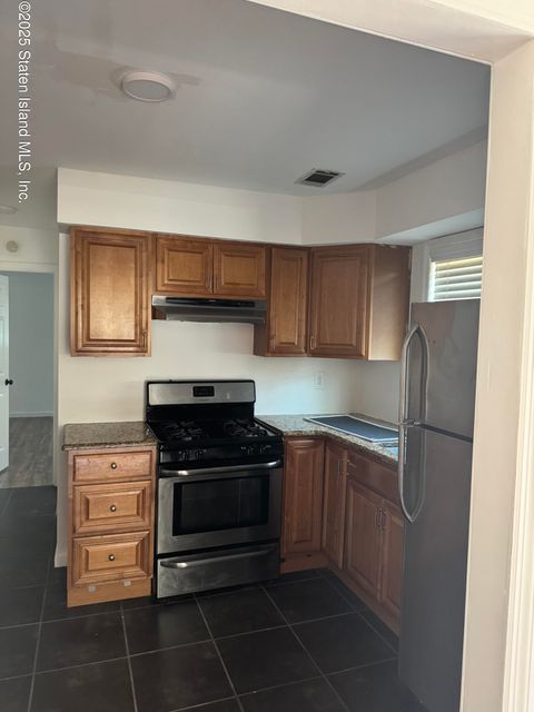 Photo of 141 Paulding Avenue, Staten Island, NY 10314 (MLS # 2506013)