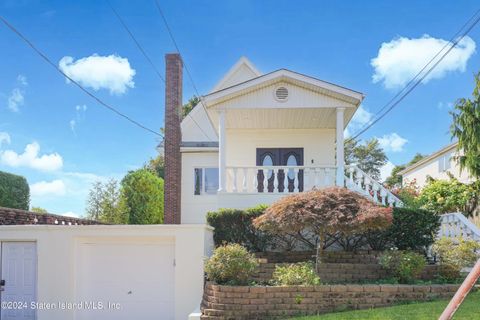 Photo of 74 Tacoma Street, Staten Island, NY 10304 (MLS # 2405254)