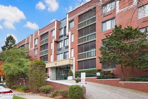 Photo of 41 Wellington Court #3h, Staten Island, NY 10314 (MLS # 1158970)