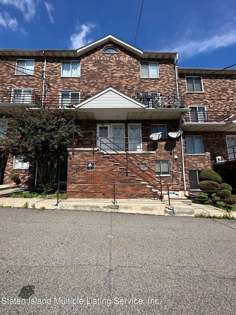 Photo of 85 Narrows Road N #3b, Staten Island, NY 10305 (MLS # 1164269)