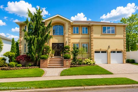 Photo of 282 Ramona Avenue, Staten Island, NY 10312 (MLS # 2602415)