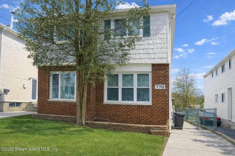 Photo of 770 Woolley Avenue, Staten Island, NY 10314 (MLS # 2601294)