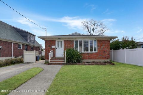 Photo of 440 Armstrong Avenue, Staten Island, NY 10312 (MLS # 2401451)
