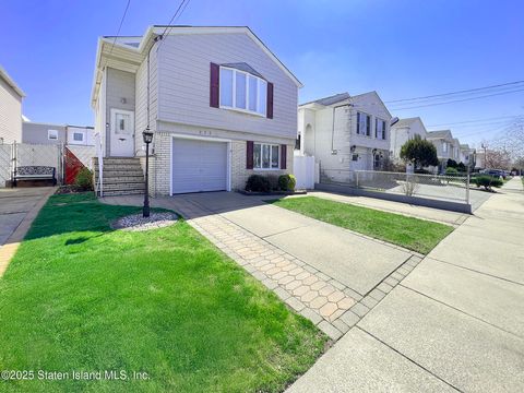Photo of 273 Arlene Street, Staten Island, NY 10314 (MLS # 2501792)