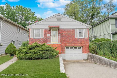 Photo of 36 Carmel Avenue, Staten Island, NY 10314 (MLS # 2504646)