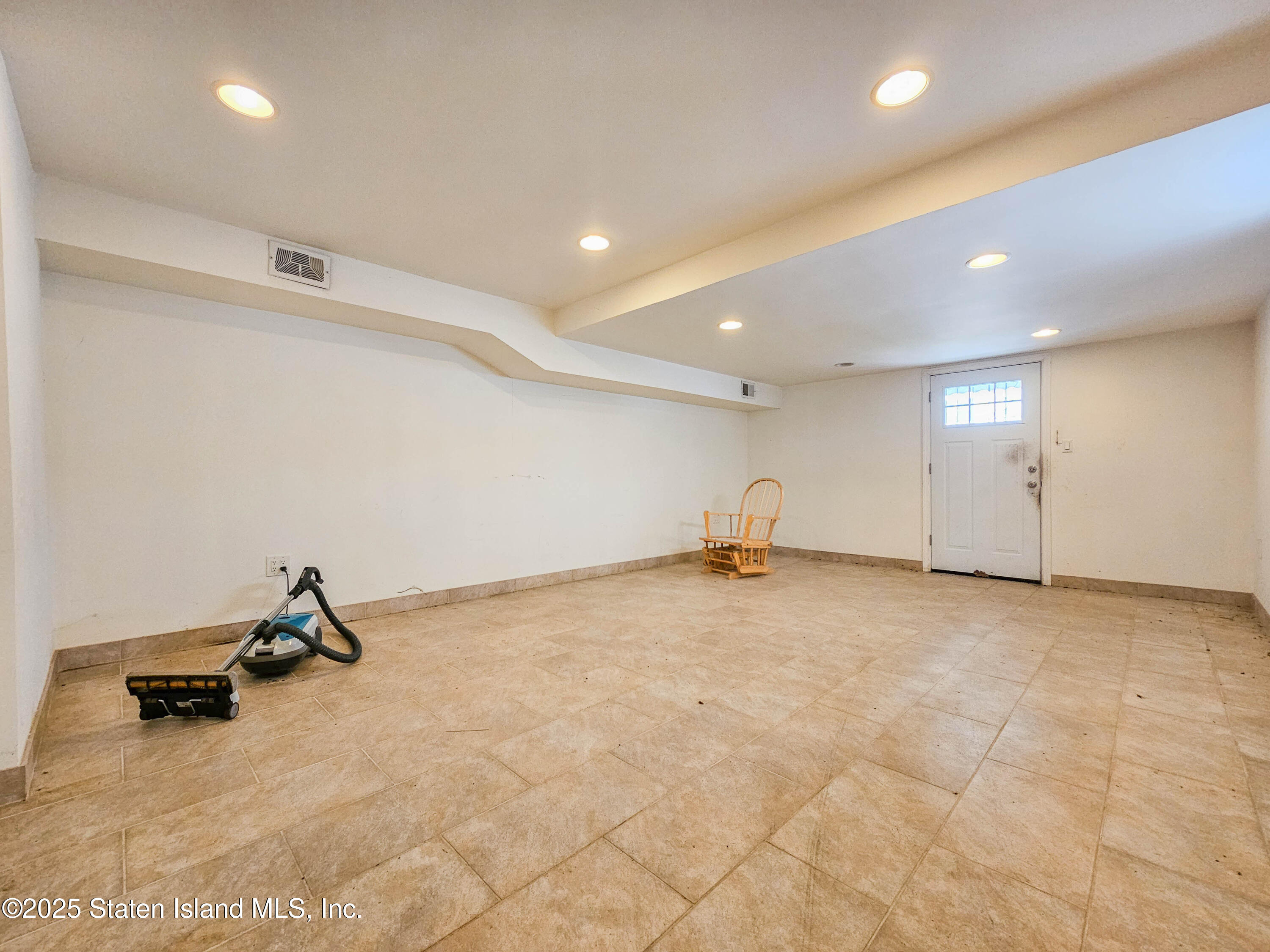 291 Bedford Avenue, Staten Island, New York image 5