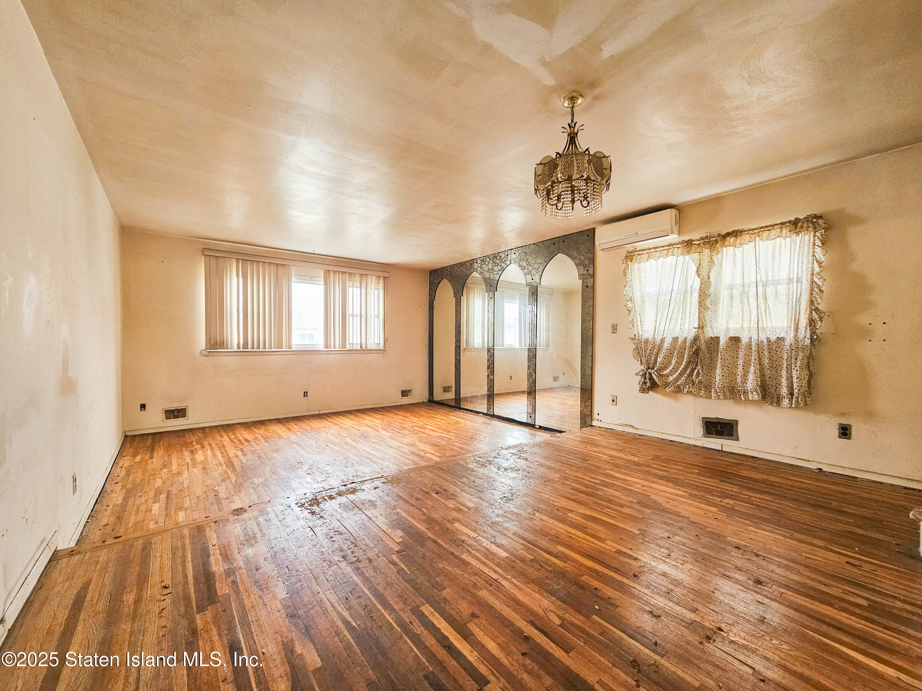 291 Bedford Avenue, Staten Island, New York image 3