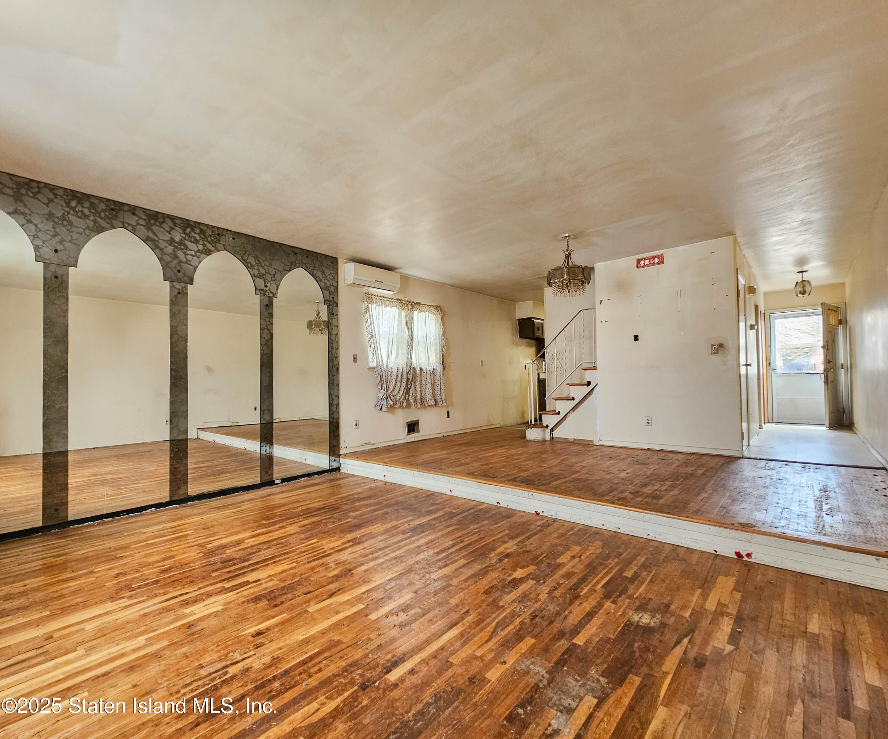 291 Bedford Avenue, Staten Island, New York image 4