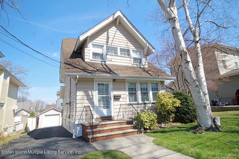 Photo of 237 Rice Avenue, Staten Island, NY 10314 (MLS # 1161190)