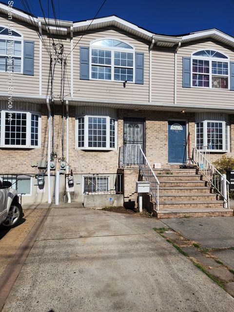 Photo of 41 Alaska Street, Staten Island, NY 10310 (MLS # 1161109)