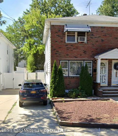Photo of 42 Hitchcock Avenue, Staten Island, NY 10306 (MLS # 1165129)