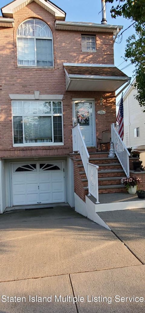 Photo of 1024 Sheldon Avenue, Staten Island, NY 10309 (MLS # 2400584)