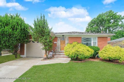 Photo of 432 Pelton Avenue, Staten Island, NY 10310 (MLS # 2504240)