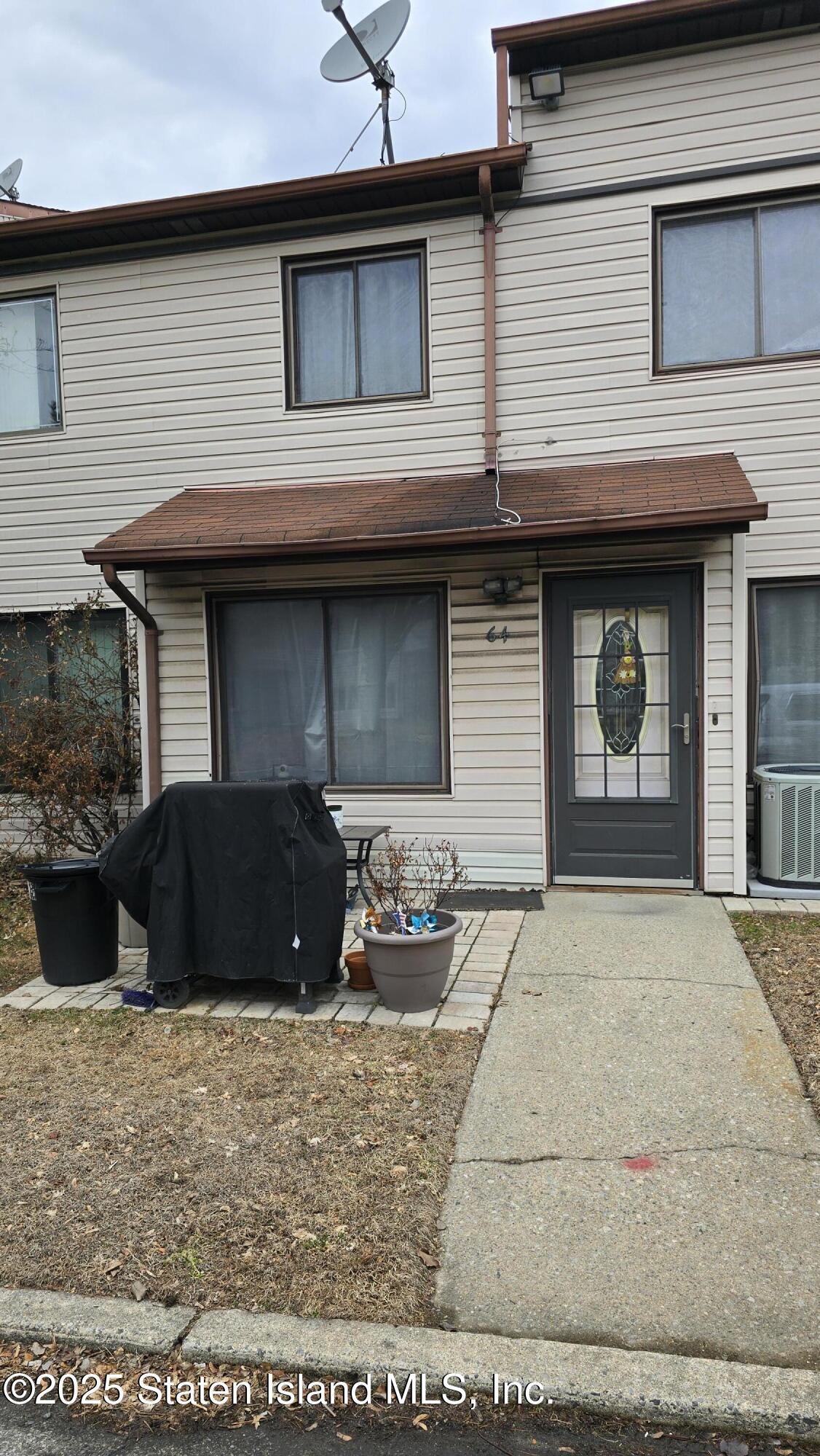 64 Wolkoff Lane, Staten Island, New York image 1