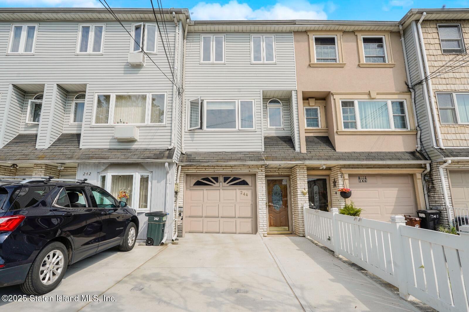 244 Hett Avenue, Staten Island, New York image 1