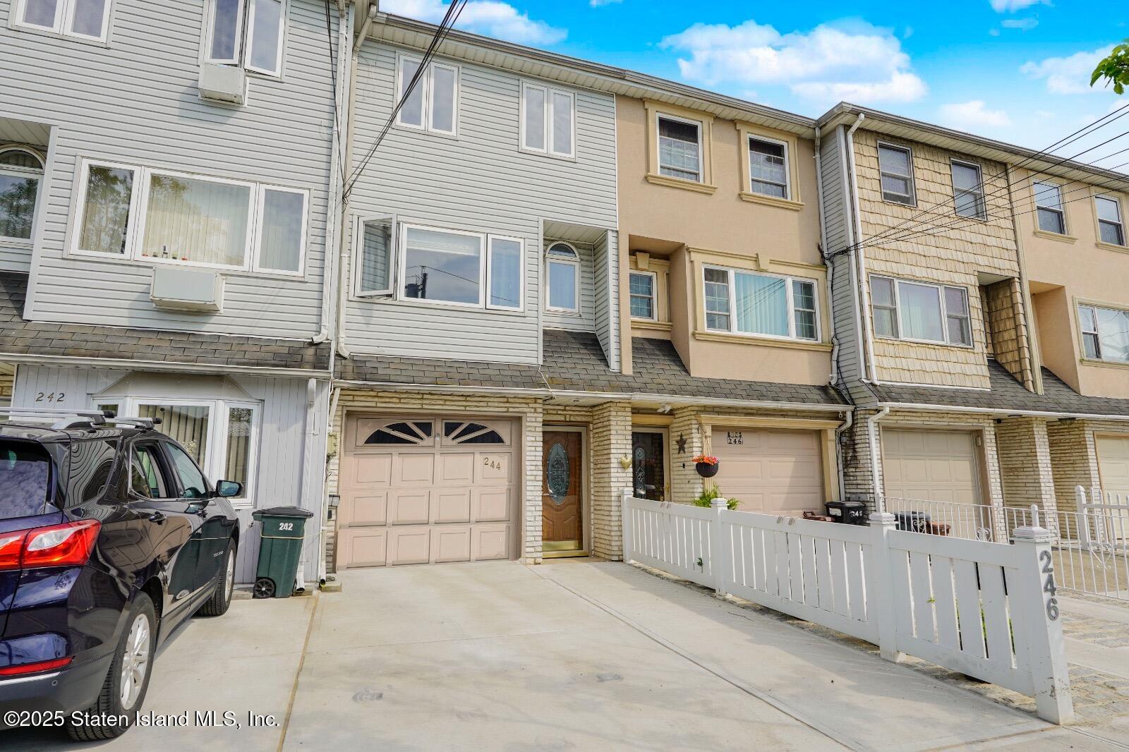 244 Hett Avenue, Staten Island, New York image 2