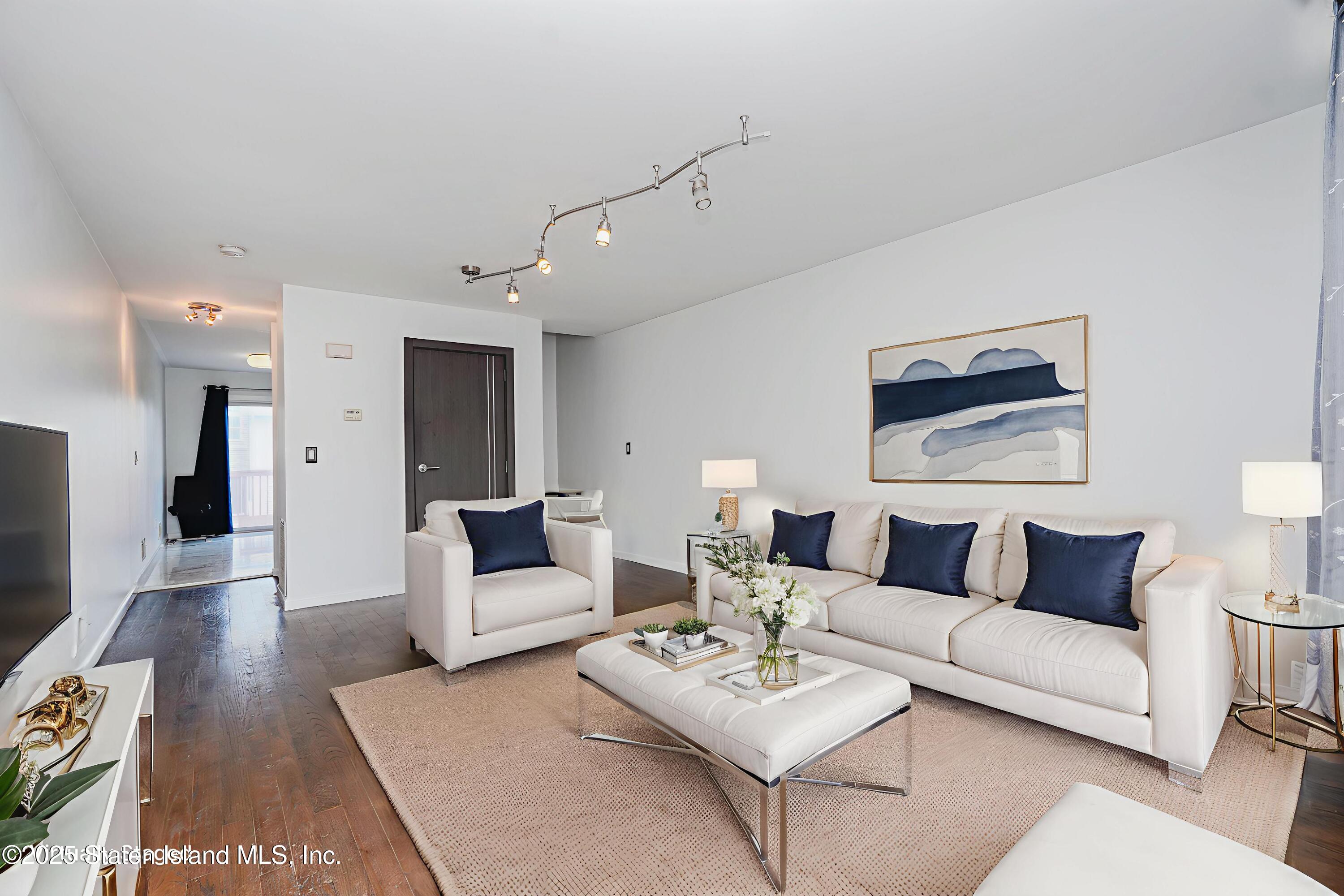 244 Hett Avenue, Staten Island, New York image 6