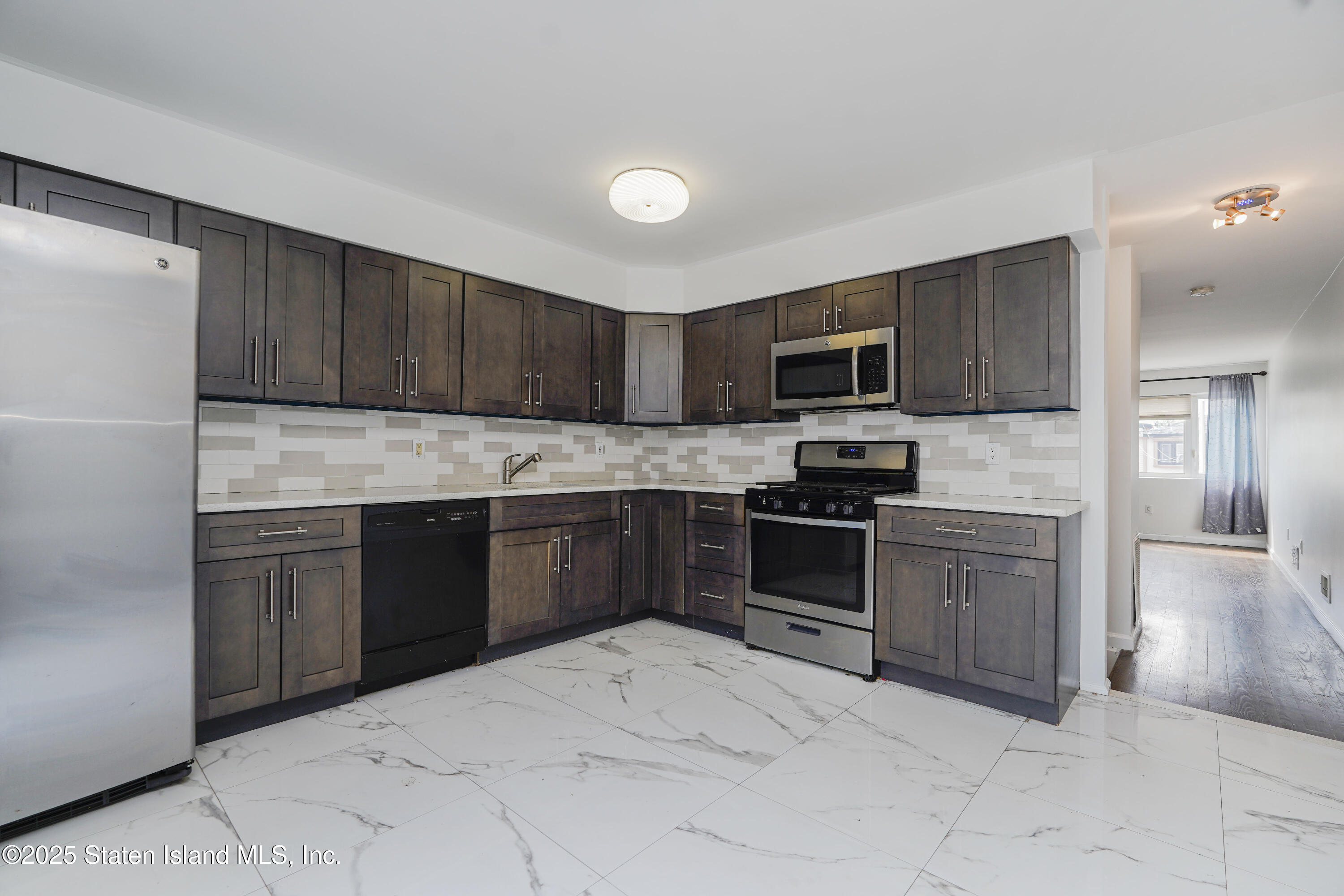 244 Hett Avenue, Staten Island, New York image 17