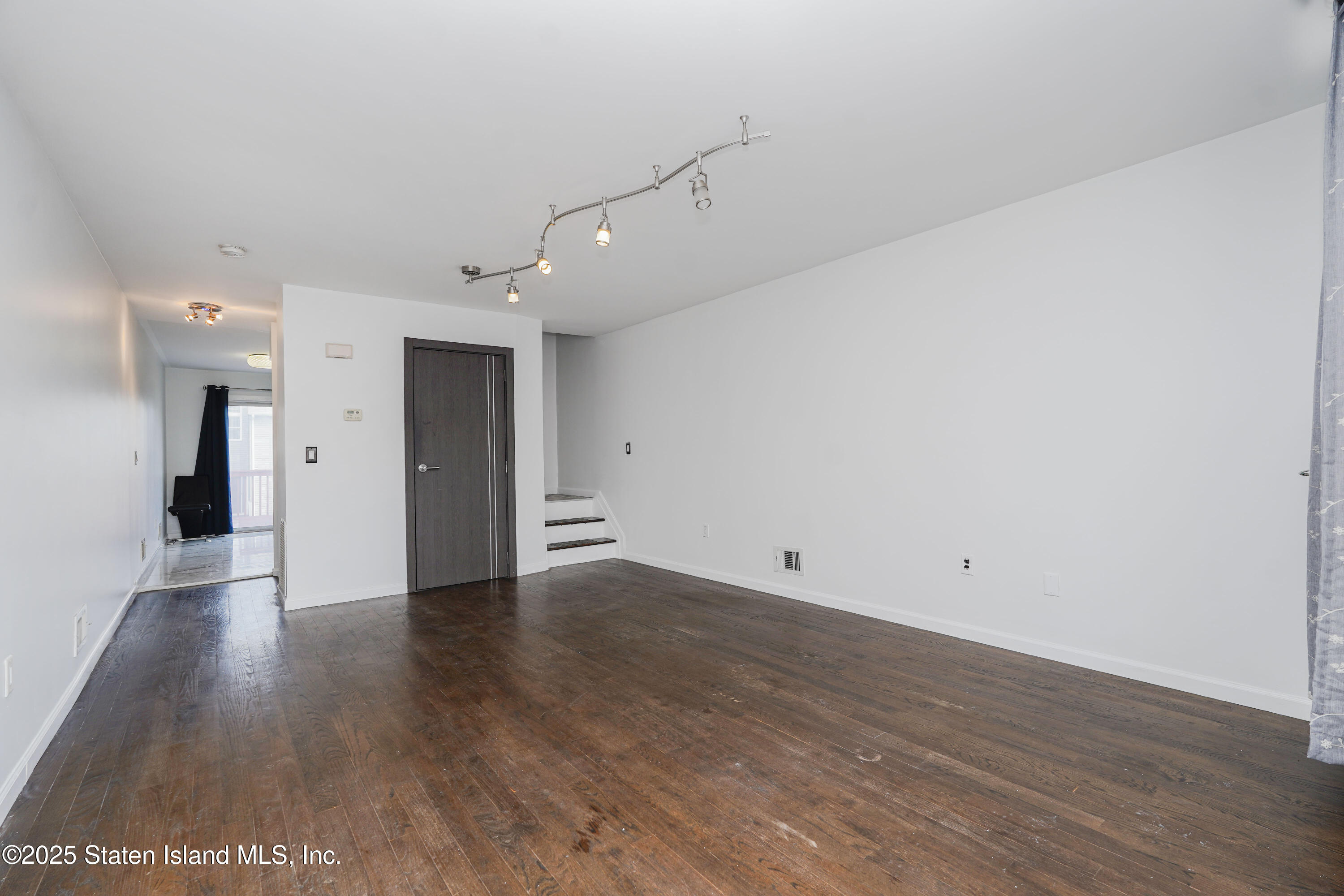 244 Hett Avenue, Staten Island, New York image 5