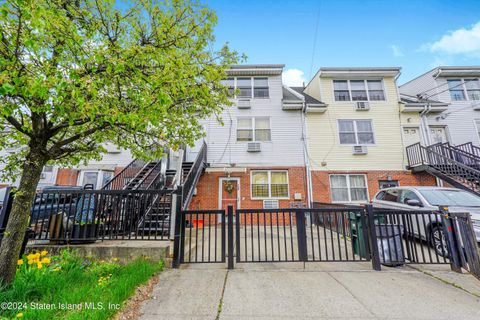 Photo of 108 Nicholas Avenue, Staten Island, NY 10302 (MLS # 2402219)