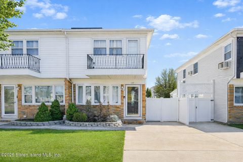 Photo of 317 Bedford Avenue, Staten Island, NY 10306 (MLS # 2601616)