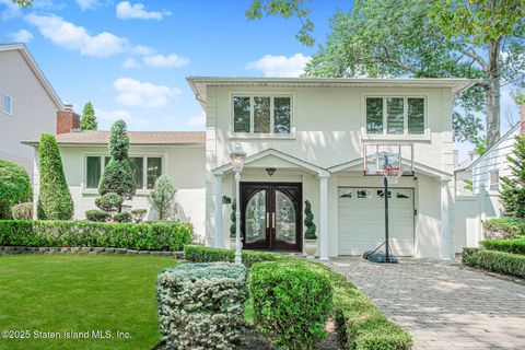 Photo of 154 Providence Street, Staten Island, NY 10304 (MLS # 2504723)