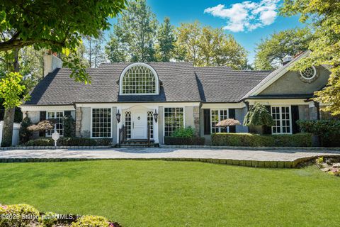 Photo of 200 Ocean Terrace, Staten Island, NY 10301 (MLS # 2506238)