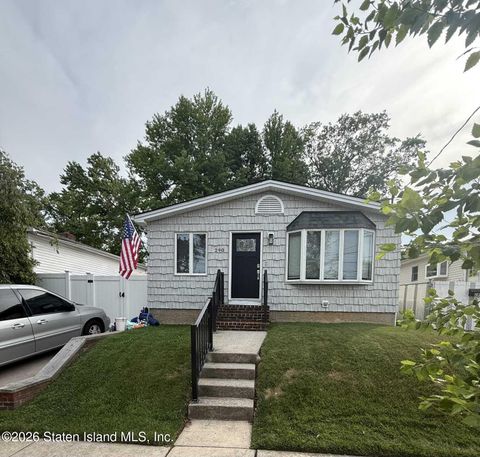 Photo of 290 Beach Road, Staten Island, NY 10312 (MLS # 2603940)