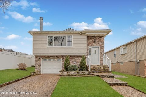 Photo of 716 Sheldon Avenue, Staten Island, NY 10312 (MLS # 2601527)