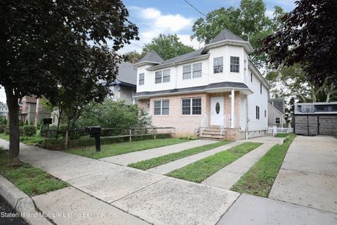 Photo of 116 Norwood Avenue, Staten Island, NY 10304 (MLS # 1164798)
