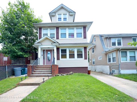 Photo of 14 Joan Place, Staten Island, NY 10314 (MLS # 2503329)