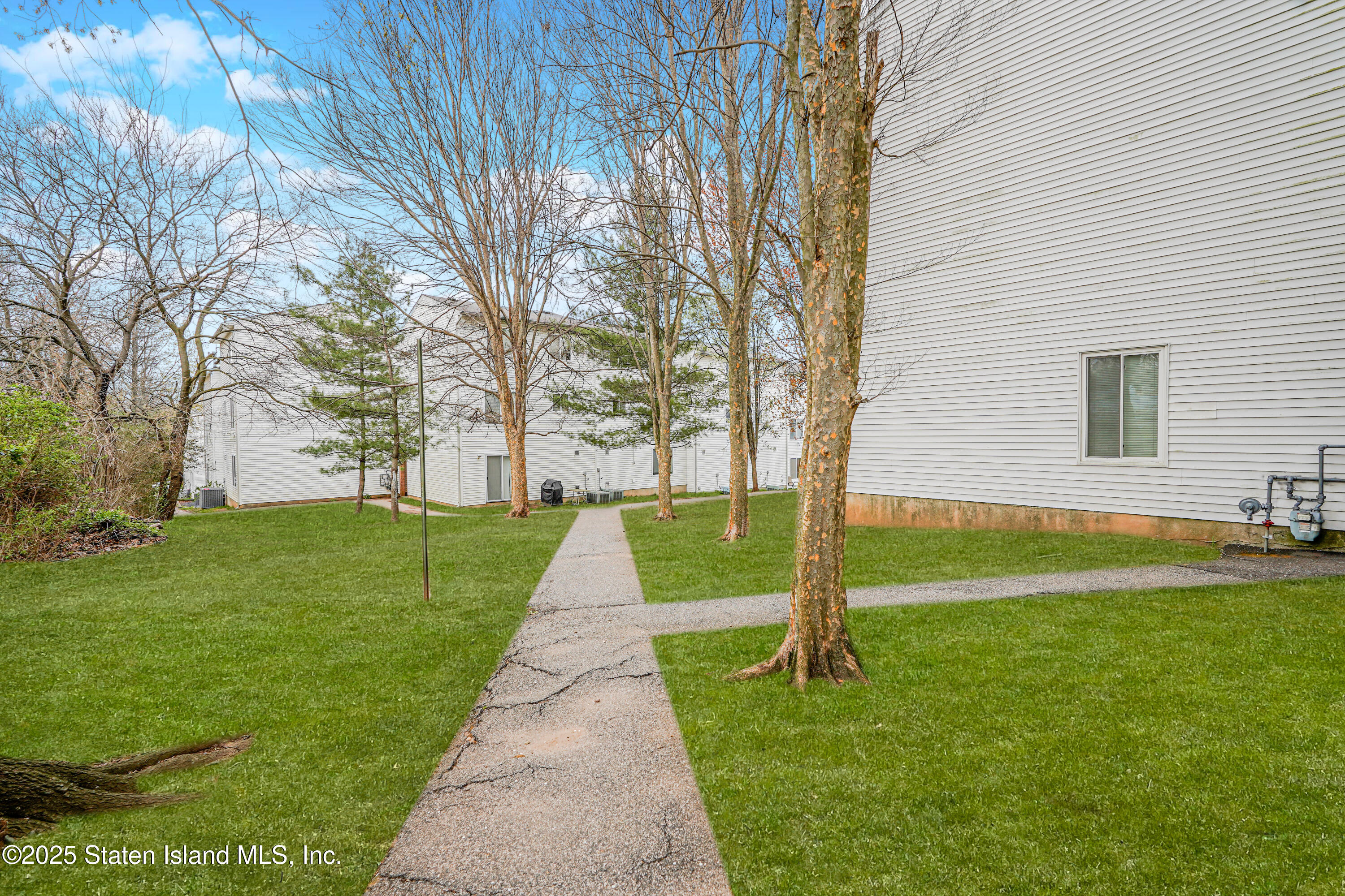 83 Jamie Lane, Staten Island, New York image 2