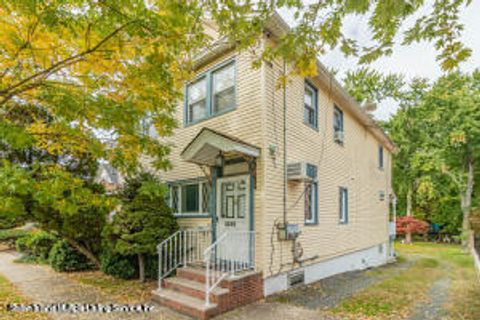 Photo of 3429 Richmond Road, Staten Island, NY 10306 (MLS # 1162901)