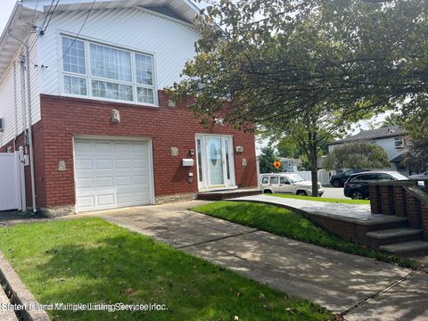 Photo of 263 Getz Avenue, Staten Island, NY 10312 (MLS # 2401718)