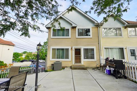 Photo of 135 Boyd Street, Staten Island, NY 10304 (MLS # 1162988)
