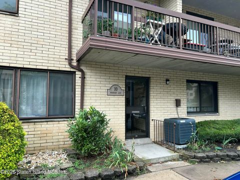 Photo of 10 Windham Loop #1a, Staten Island, NY 10314 (MLS # 2603811)