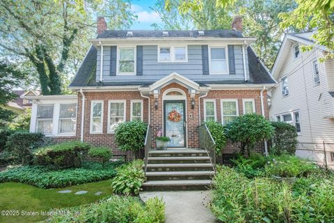 Photo of 244 Delafield Avenue, Staten Island, NY 10310 (MLS # 2505723)