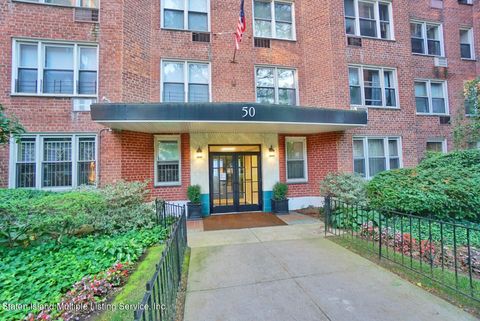 Photo of 50 Fort Place #B2-G, Staten Island, NY 10301 (MLS # 1165946)