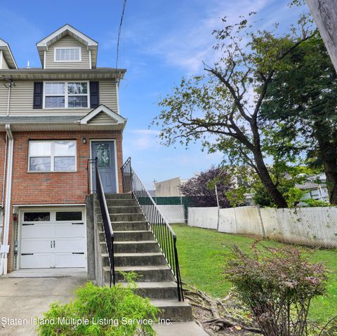 Photo of 49 Giacomo Lane, Staten Island, NY 10310 (MLS # 1165038)