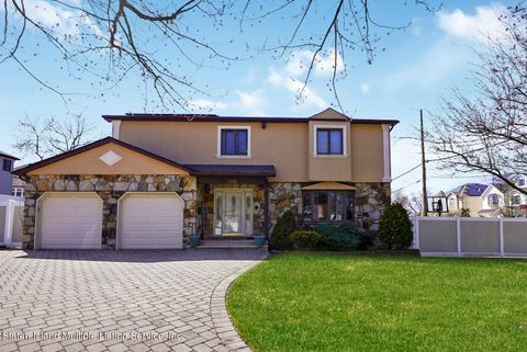 Photo of 180 Nippon Avenue, Staten Island, NY 10312 (MLS # 1162762)