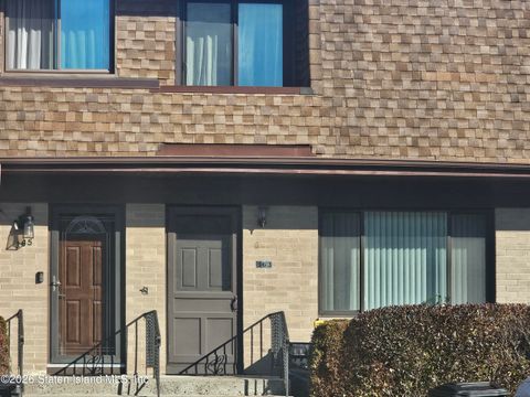 Photo of 363 Windham Loop, Staten Island, NY 10314 (MLS # 2600203)