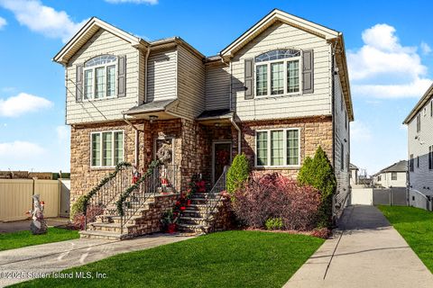 Photo of 1352 Forest Hill Road, Staten Island, NY 10314 (MLS # 2506964)