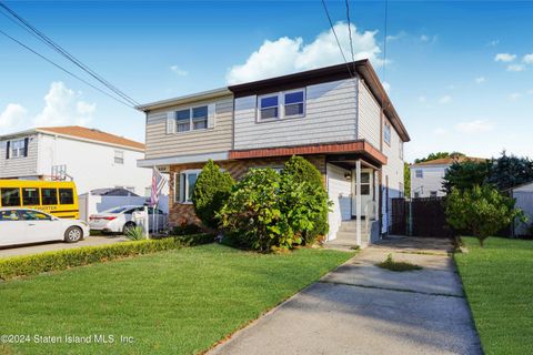 Photo of 637 Wilson Avenue, Staten Island, NY 10312 (MLS # 2405627)