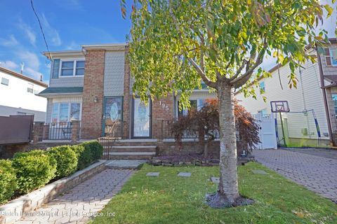 Photo of 195 Annadale Road, Staten Island, NY 10312 (MLS # 1165412)