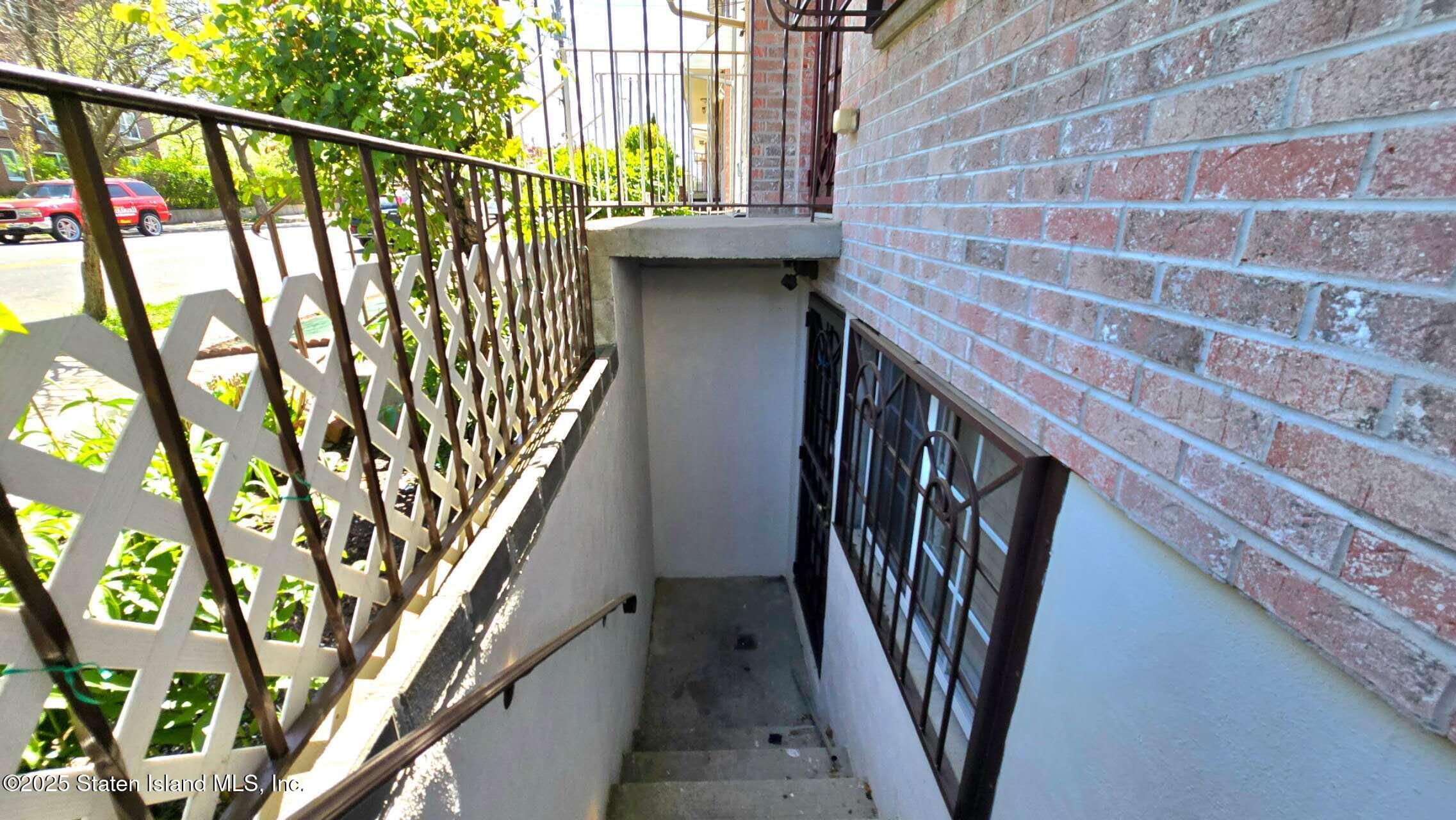 208 Osgood Avenue, Staten Island, New York image 23
