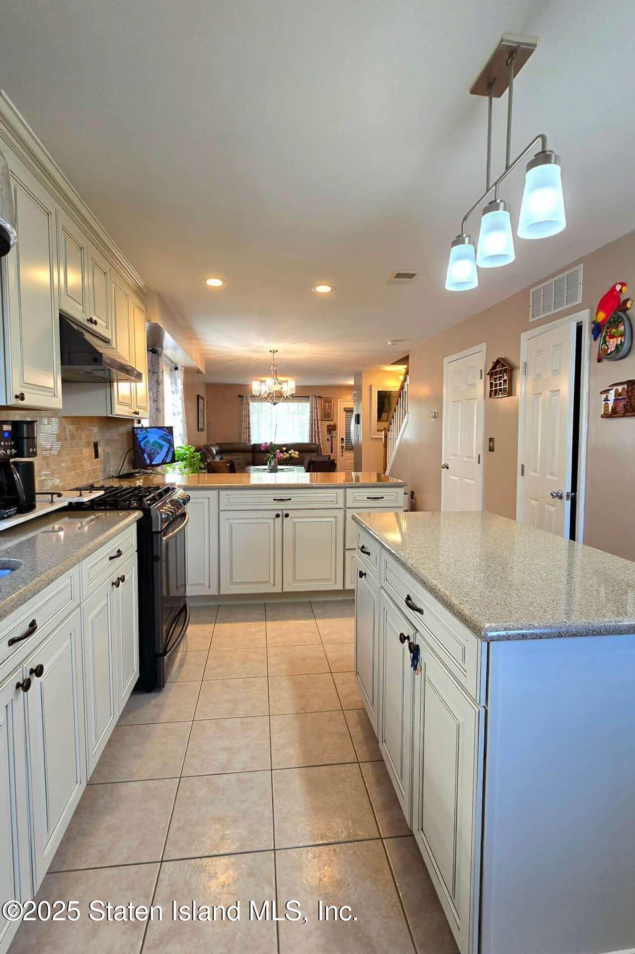 208 Osgood Avenue, Staten Island, New York image 10